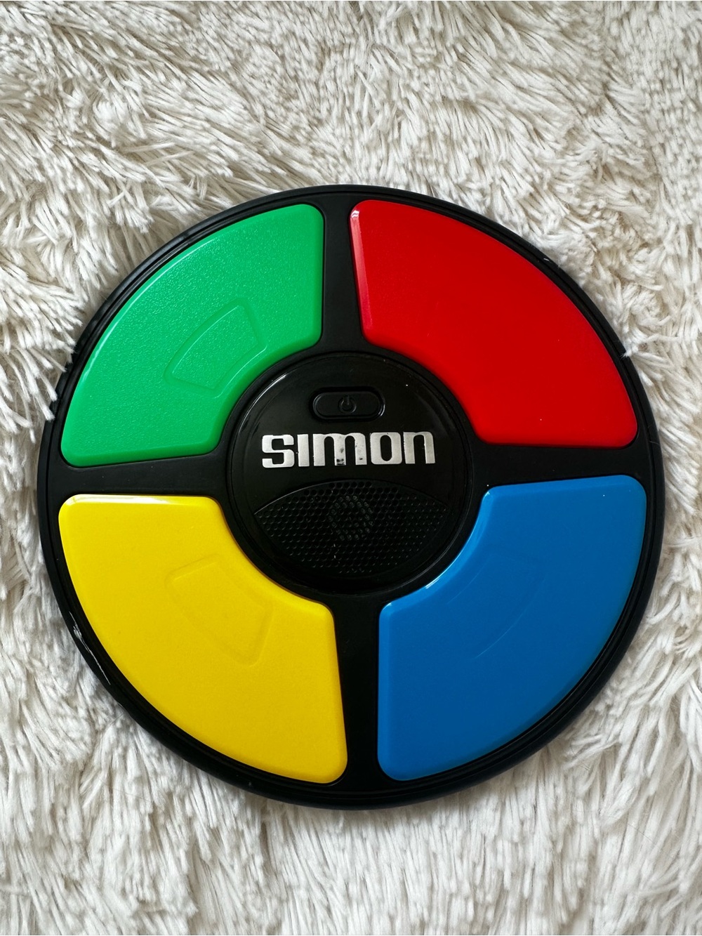 Hasbro Simon Electronic Memory Game Classic Handheld Travel Game